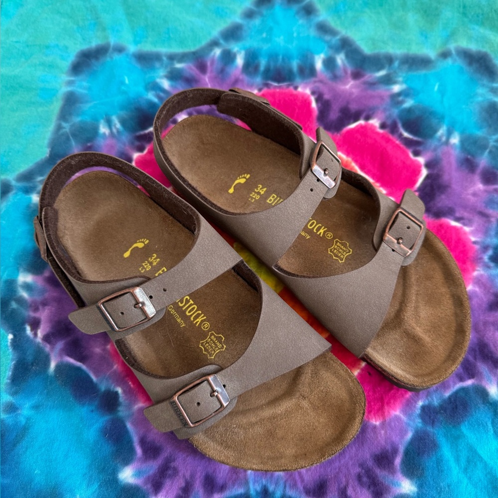 Birkenstock 34 (US Youth 3-3.5) brown sandal w/ strap